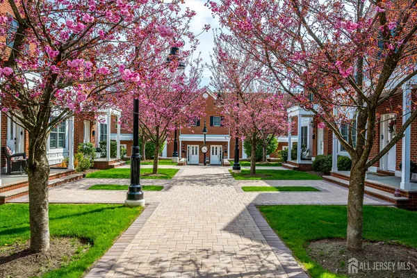 $1,049,999 | 197 A Amboy Avenue, Metuchen, NJ 08840