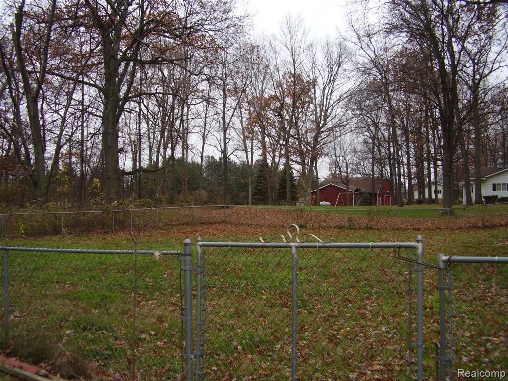 2150 East Thompson Road Holly, MI 48442 - Photo 18 of 18 thompson -rear (2).JPG