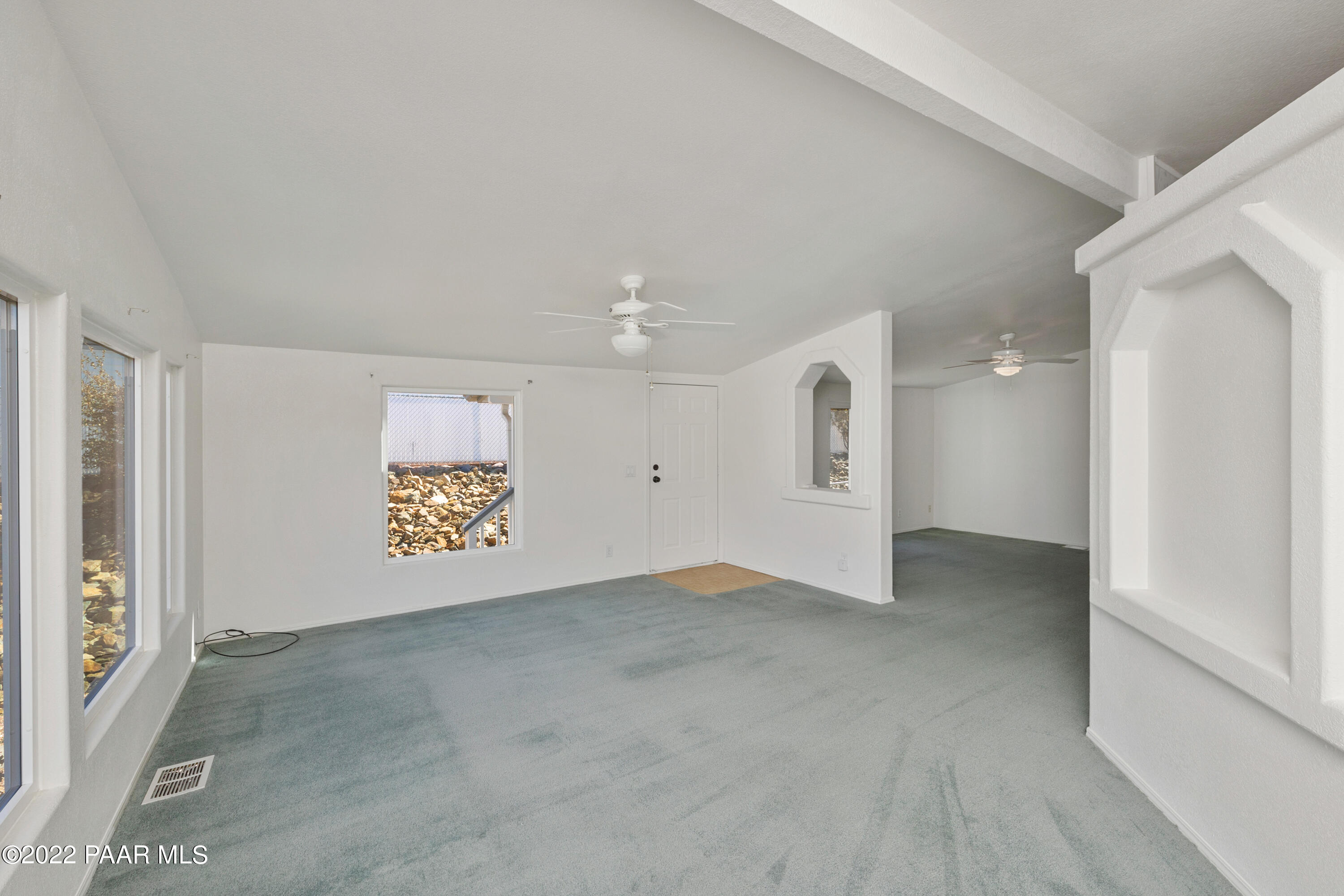 2239 River Trail Road Prescott, AZ 86301 - Photo 7 of 32 008_Living room