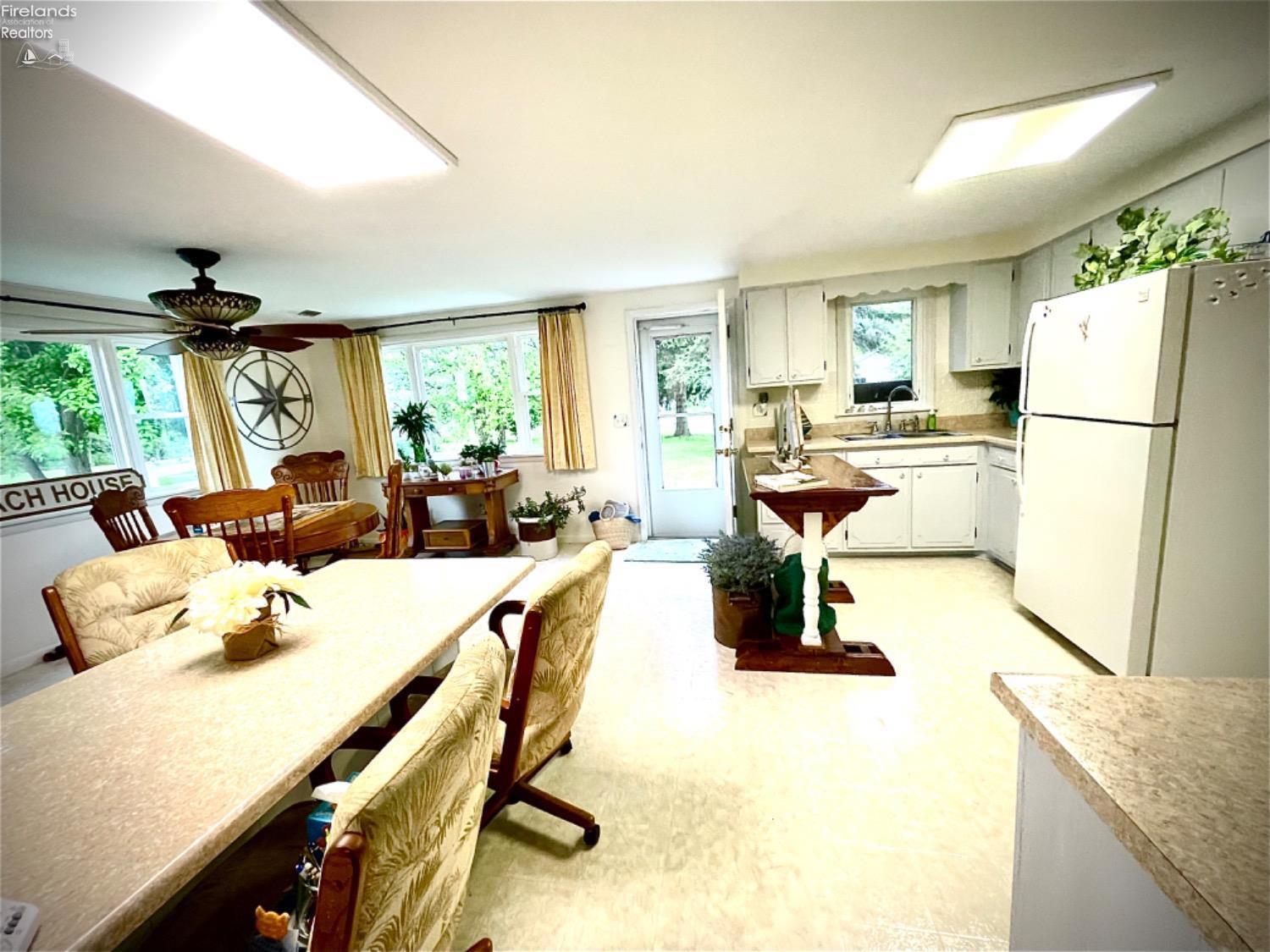 4625 North Skipper Road Oak Harbor, OH 43449 - Photo 11 of 39 Gallery Image 11