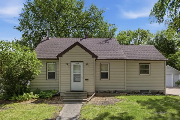 $199,900 | 1319 12th Street North, Fargo, ND 58102
