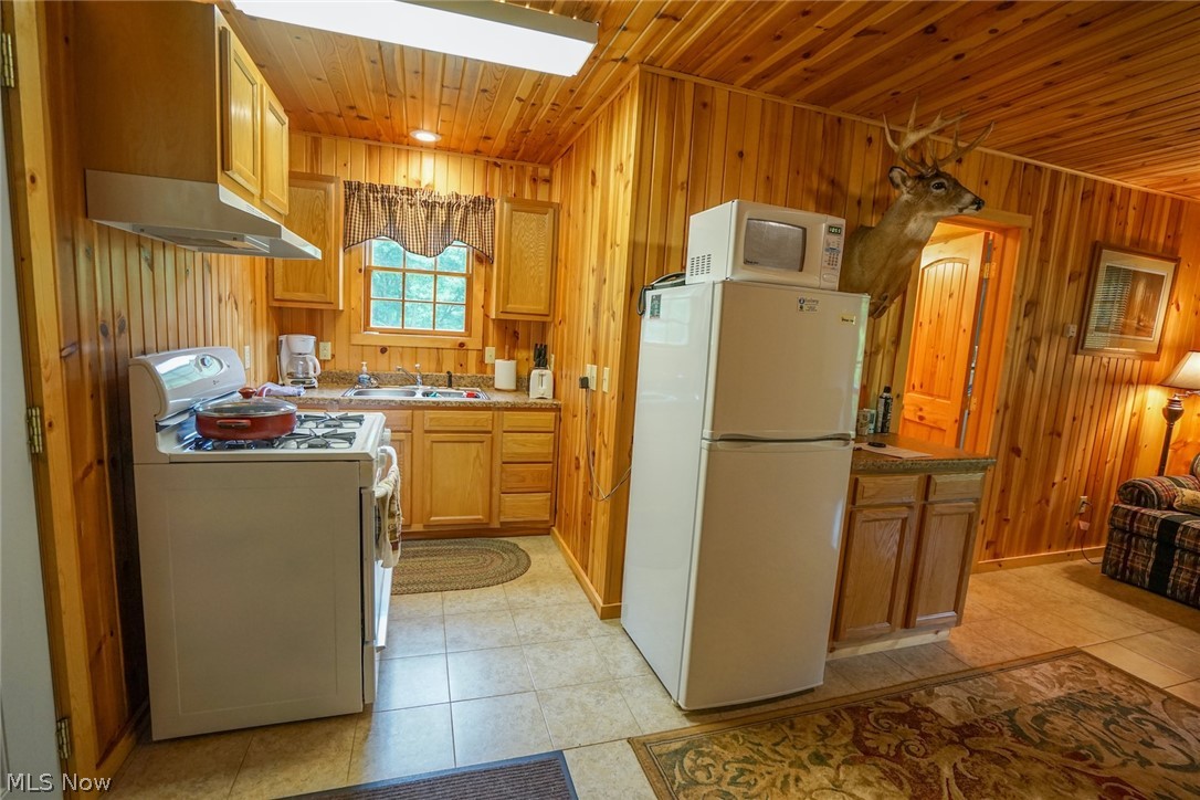 1435 Smith Road New Matamoras, OH 45767 - Photo 17 of 24 Gallery Image 17