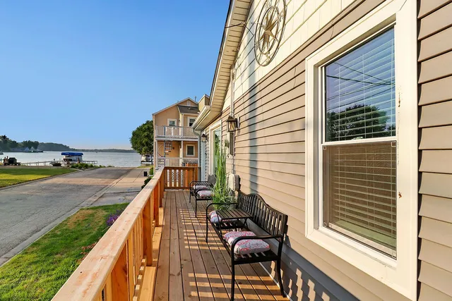 $249,000 | 3 North Maple Avenue, Fox Lake, IL 60020