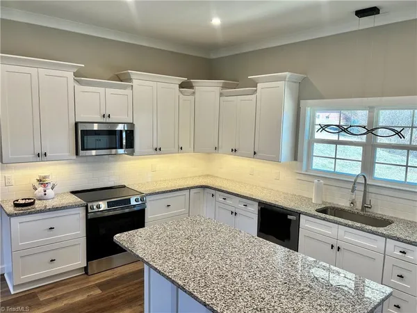 $429,000 | 2142 Elizabeth Drive, Mount Airy, NC 27030