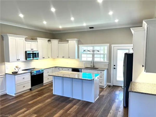 $429,000 | 2142 Elizabeth Drive, Mount Airy, NC 27030