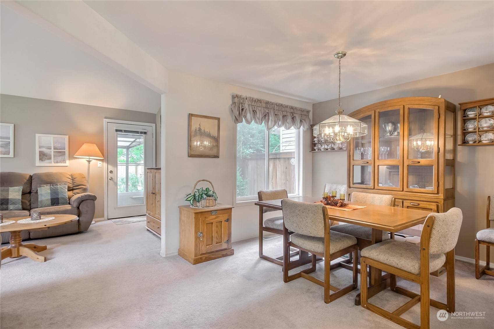 4725 Northeast 18th Place, Unit A Renton, WA 98059 - Photo 8 of 33