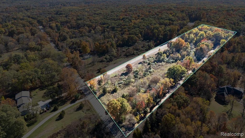 1 East Coon Lake Road Howell, MI 48843 - Photo 2 of 5 Gallery Image 2