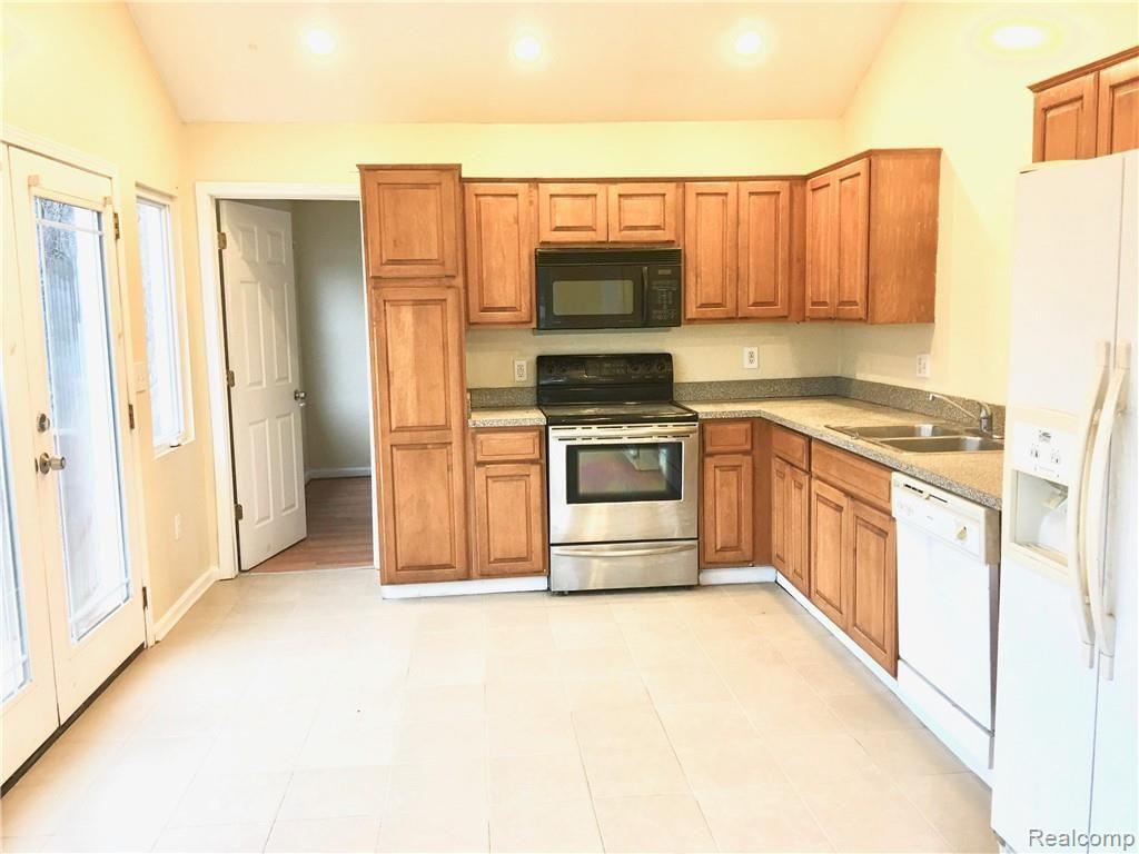 50190 Callens Road Chesterfield, MI 48047 - Photo 4 of 20