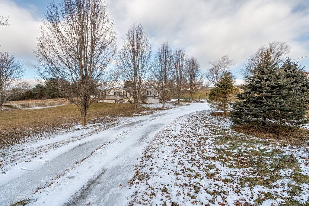 135 Kitchen Road Max Meadows, VA 24360 - Photo 12 of 98 Gallery Image 12