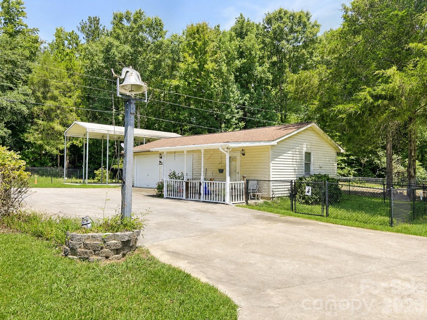 2323 Cherry Road Catawba, SC 29704 - Photo 5 of 39 Gallery Image 5