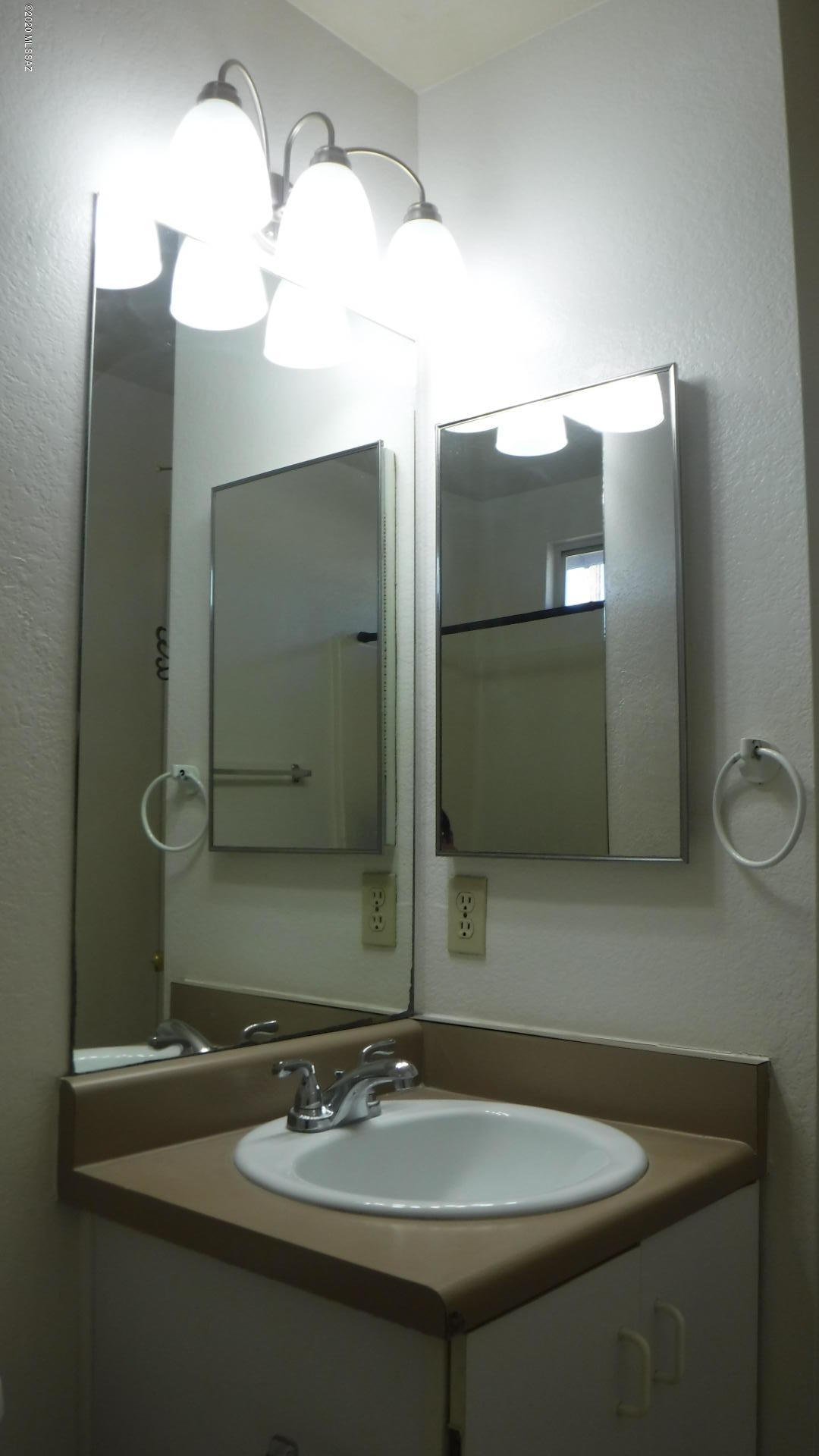 820 East Pastime Road Tucson, AZ 85719 - Photo 8 of 21 Gallery Image 8