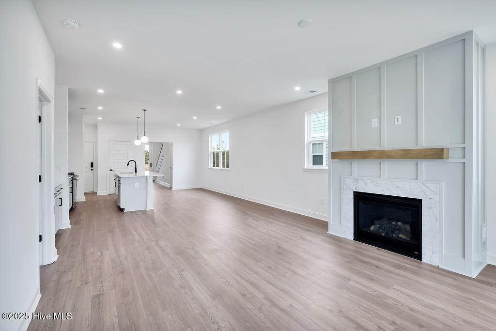 745 Caisson Run Wilmington, NC 28412 - Photo 18 of 43 Living Room