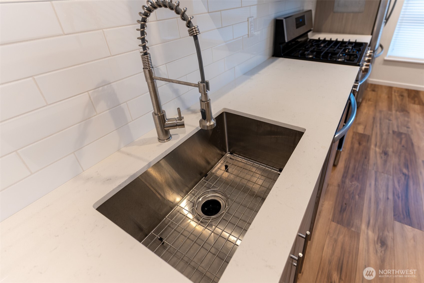 9030 18th Avenue Southwest, Unit B Seattle, WA 98106 - Photo 6 of 20