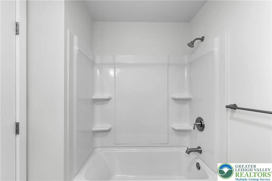 1453 Stanford Road Bethlehem, PA 18018 - Photo 14 of 31