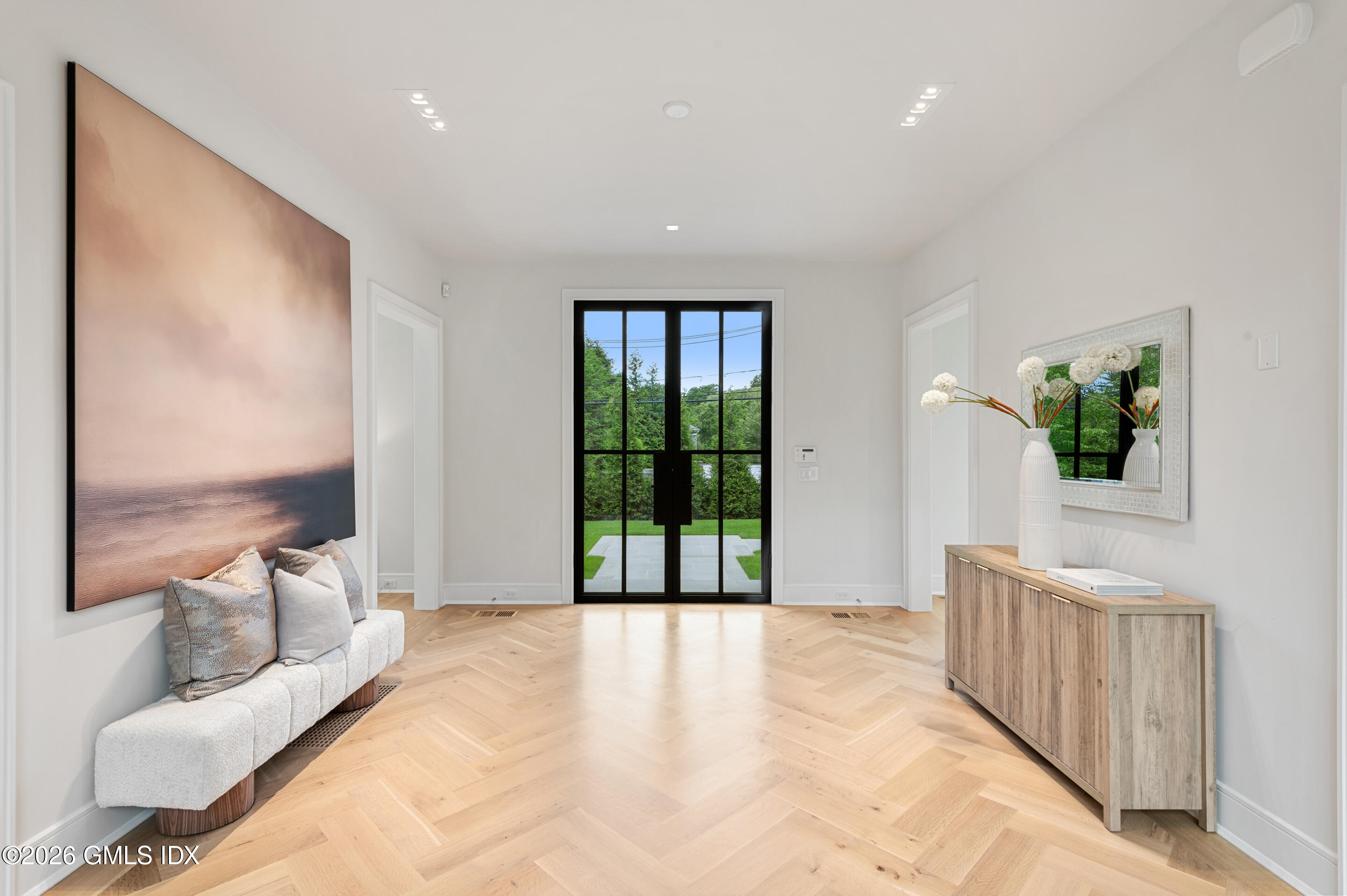 7 Parsonage Road Greenwich, CT 06830 - Photo 3 of 47 ENTRY