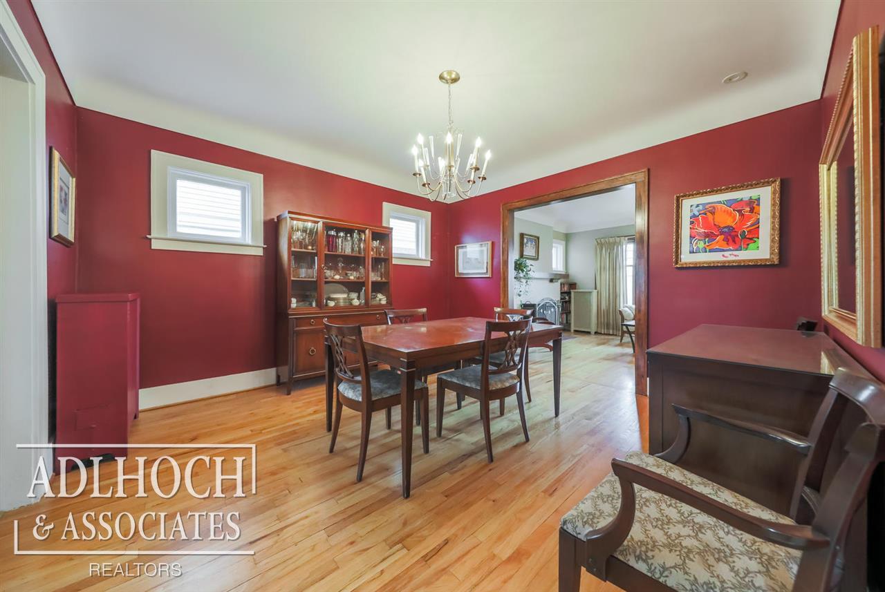 1375 Nottingham Road Grosse Pointe, MI 48230 - Photo 6 of 17 31367530-5.JPG