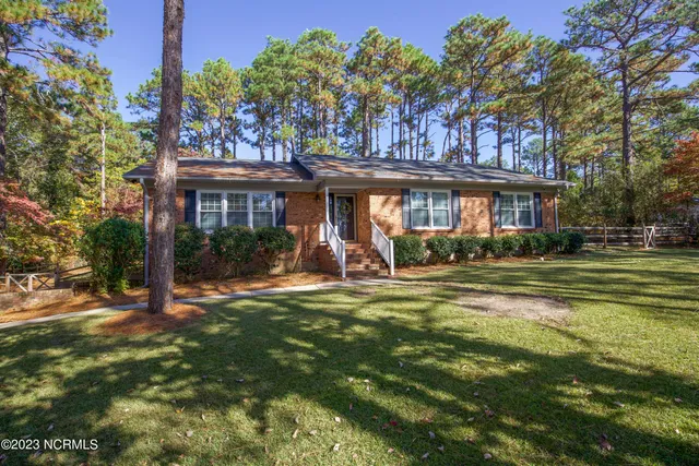 $2,350 | 209 Selkirk Trail, Southern Pines, NC 28387