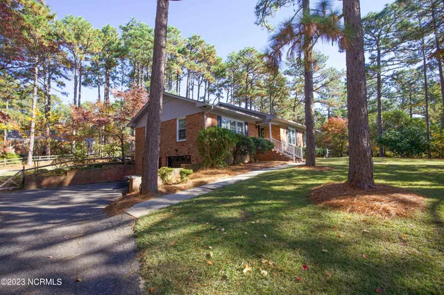 $2,350 | 209 Selkirk Trail, Southern Pines, NC 28387