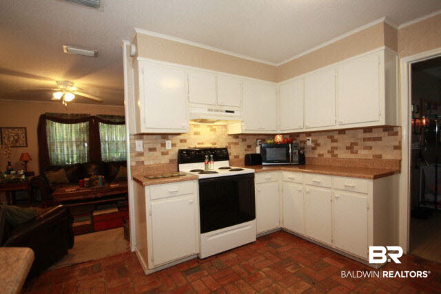 5503 Park Street Satsuma, AL 36572 - Photo 11 of 23 Kitchen