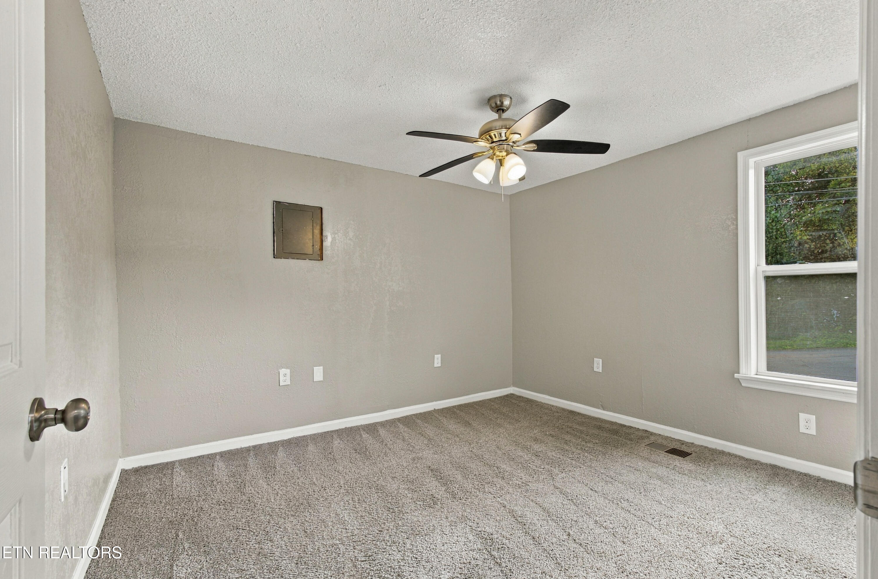 127 Jarrett Lane Oak Ridge, TN 37830 - Photo 22 of 28 1000-22