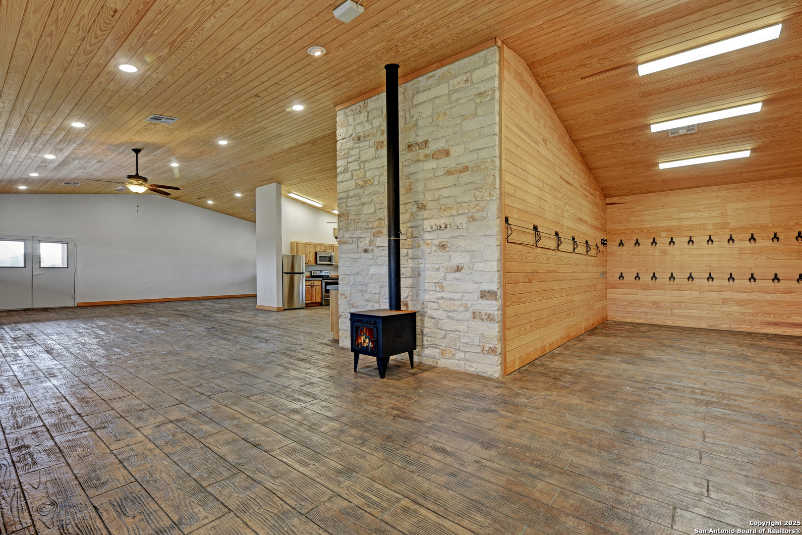 9560 Old Colony Line Road Dale, TX 78616 - Photo 27 of 41 a view of an empty room