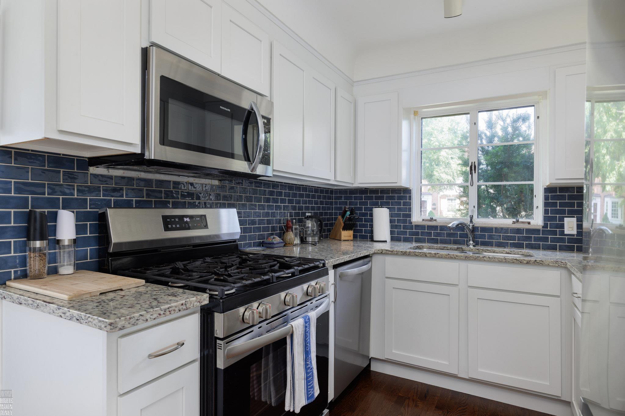 675 Fisher Road Grosse Pointe, MI 48230 - Photo 12 of 51