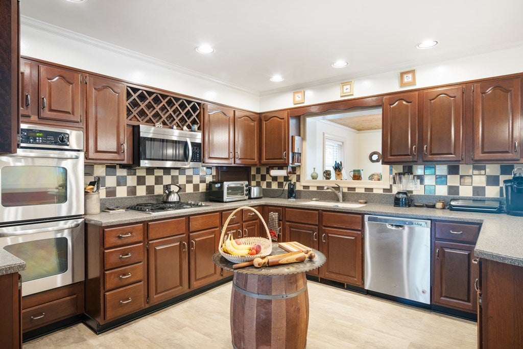 1110 West Ridge Road Wytheville, VA 24382 - Photo 22 of 72 Gallery Image 22