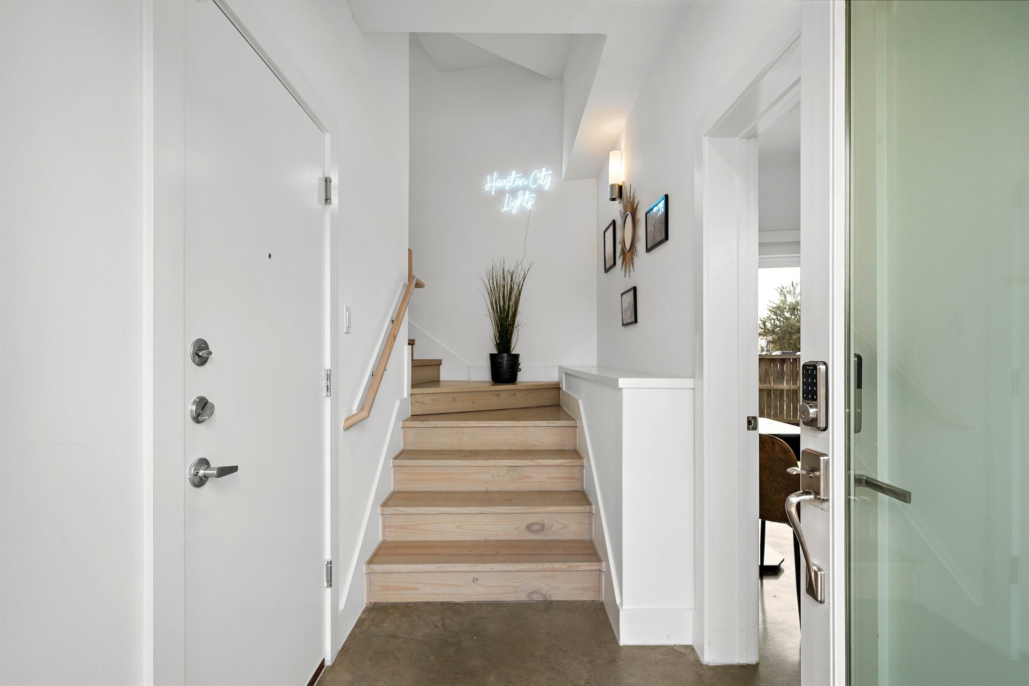 3002 Hawkins Street Houston, TX 77003 - Photo 8 of 33