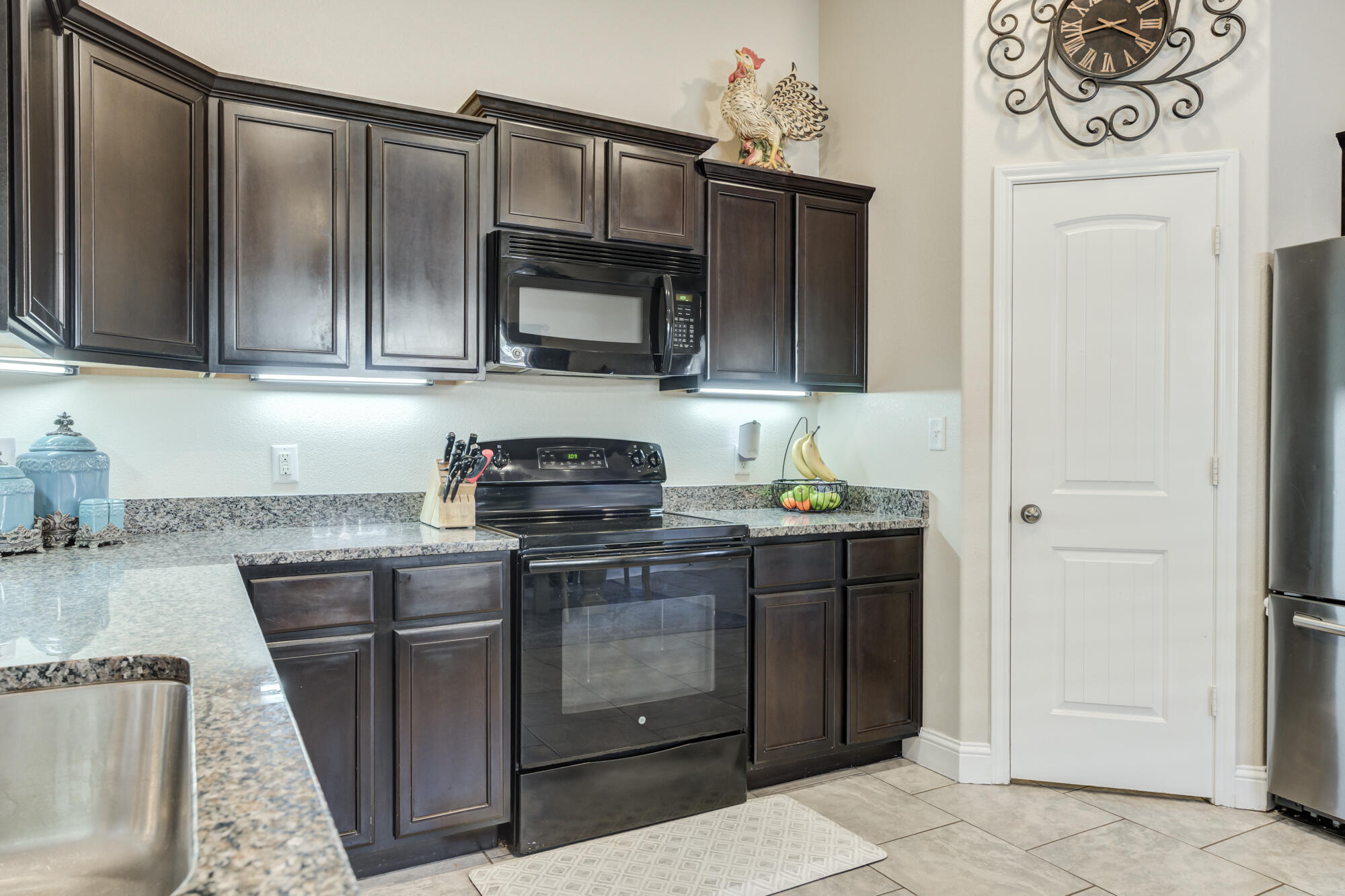 11206 Clinton Avenue Lubbock, TX 79424 - Photo 13 of 29 DSC09726_27_28_29_30