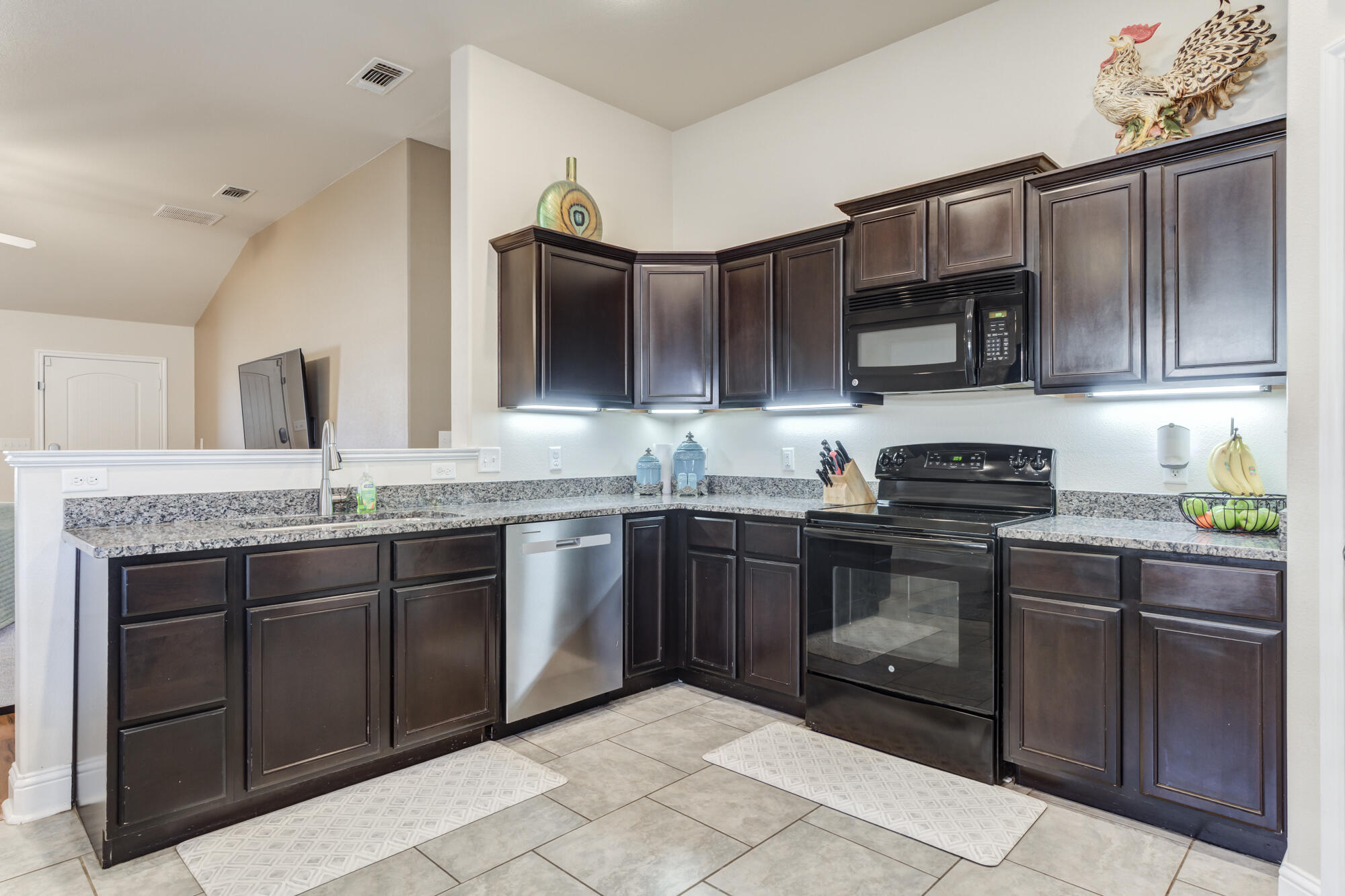 11206 Clinton Avenue Lubbock, TX 79424 - Photo 14 of 29 DSC09736_37_38_39_40