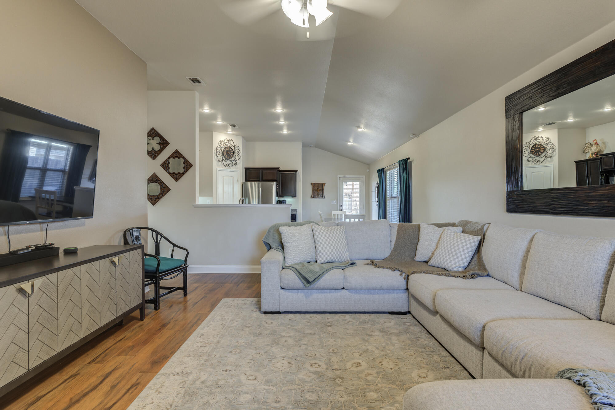 11206 Clinton Avenue Lubbock, TX 79424 - Photo 5 of 29 DSC09671_2_3_4_5