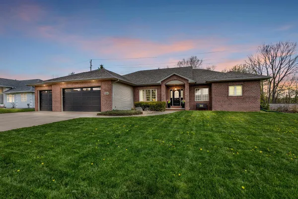 $574,900 | 214 Brookwood Drive, Hortonville, WI 54944