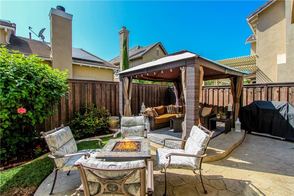 7 Earlywood Ladera Ranch, CA 92694 - Photo 17 of 33 Entertain Family / Friends