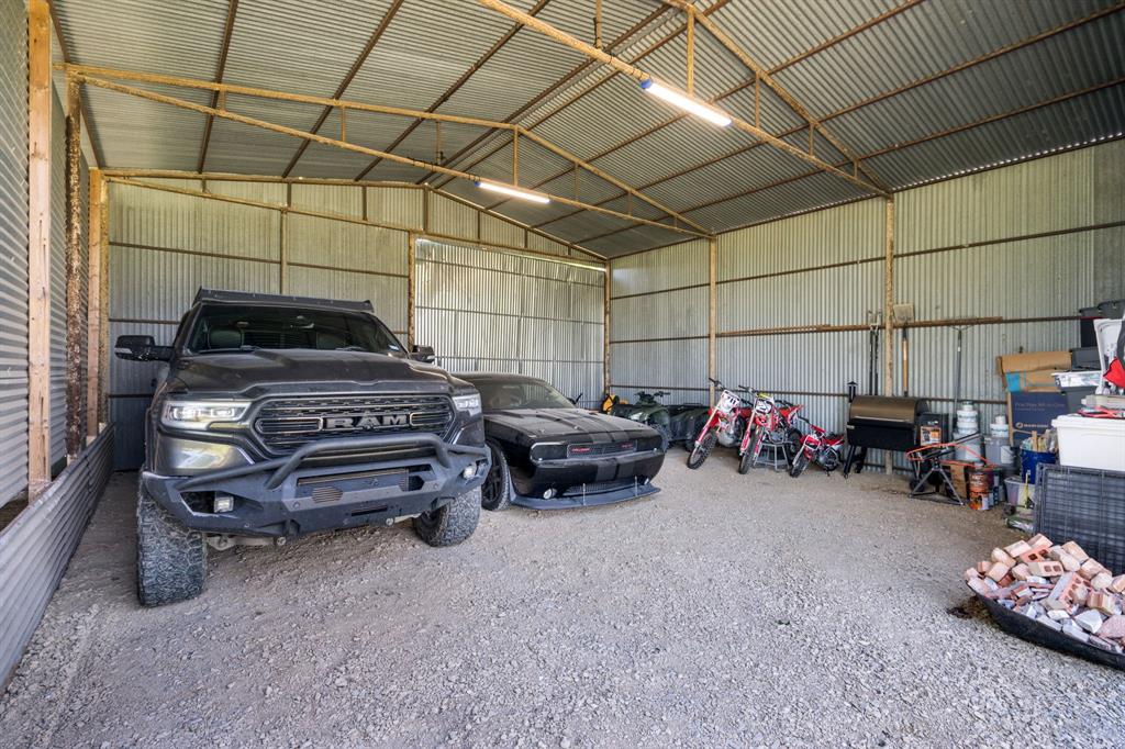 209 Mary Fitch Road Sherman, TX 75090 - Photo 28 of 29 Spacious 30'x30' work shop or barn.