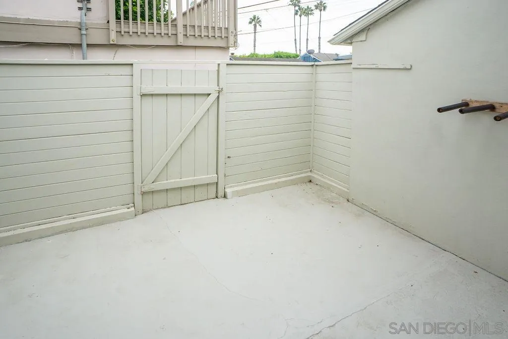527 Forward Street La Jolla, CA 92037 - Photo 35 of 42 a view of an empty room