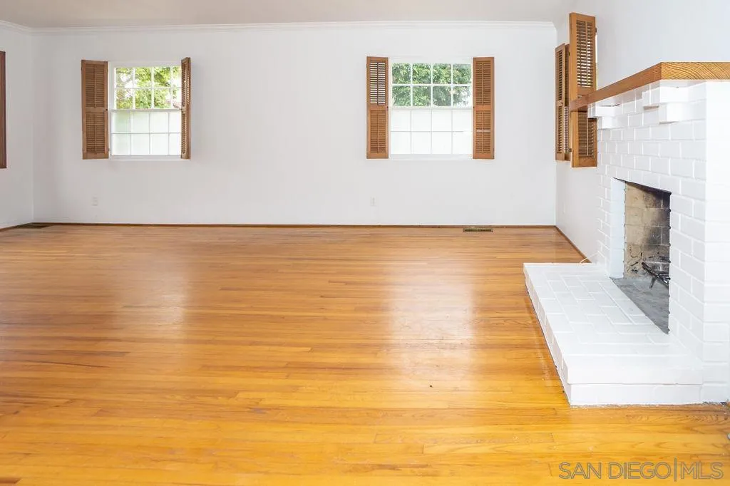 527 Forward Street La Jolla, CA 92037 - Photo 9 of 42 a view of an ocean