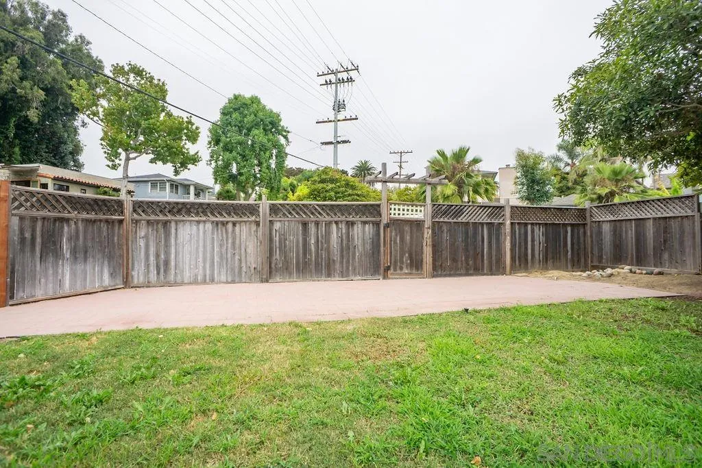 527 Forward Street La Jolla, CA 92037 - Photo 10 of 42 a view of a back yard