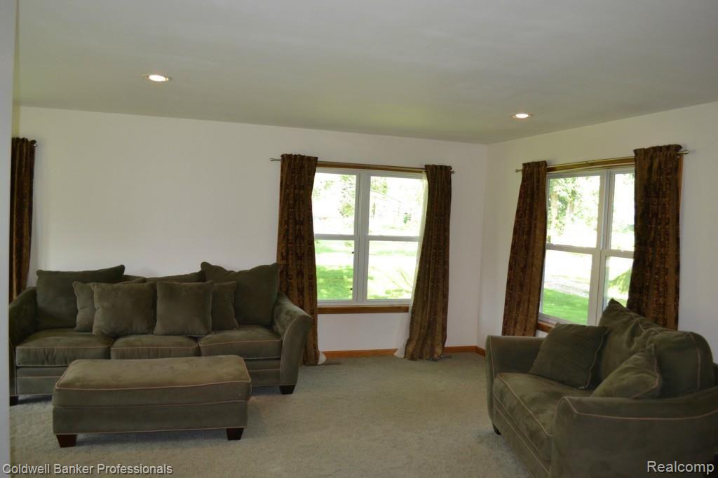 194 North Maple Leaf Road Lapeer, MI 48446 - Photo 23 of 28