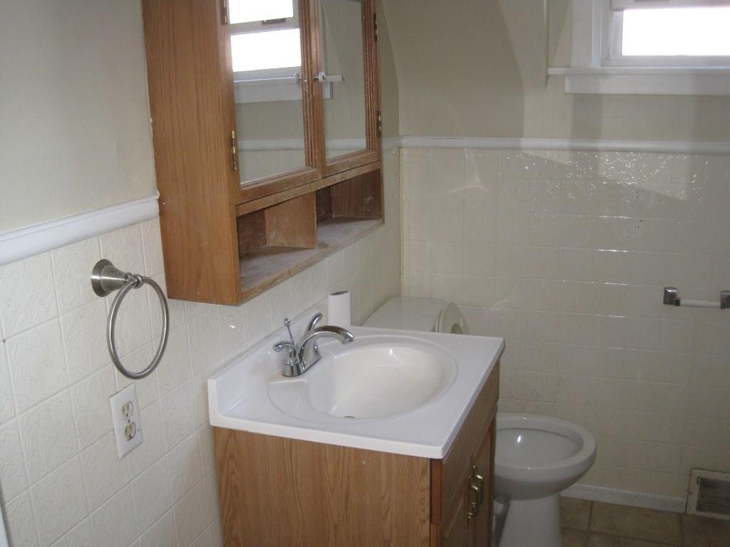 325 Rothman Street Arlington, PA 15210 - Photo 7 of 13