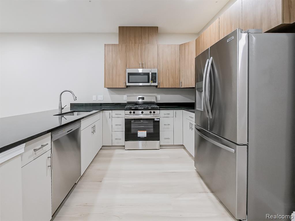31480 Warren Road, Unit 303 Westland, MI 48185 - Photo 4 of 29