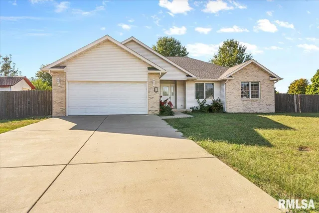 $285,000 | 255 Possum Pass Court, Sherman, IL 62684