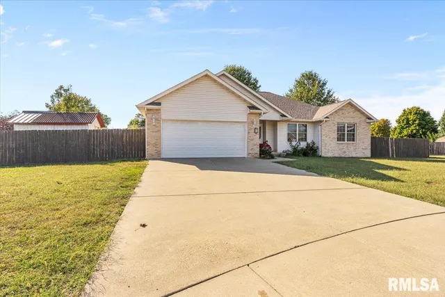 $285,000 | 255 Possum Pass Court, Sherman, IL 62684
