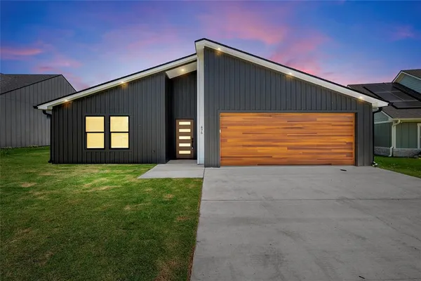 $360,000 | 476 Paso Fino Street, Robinson, TX 76706