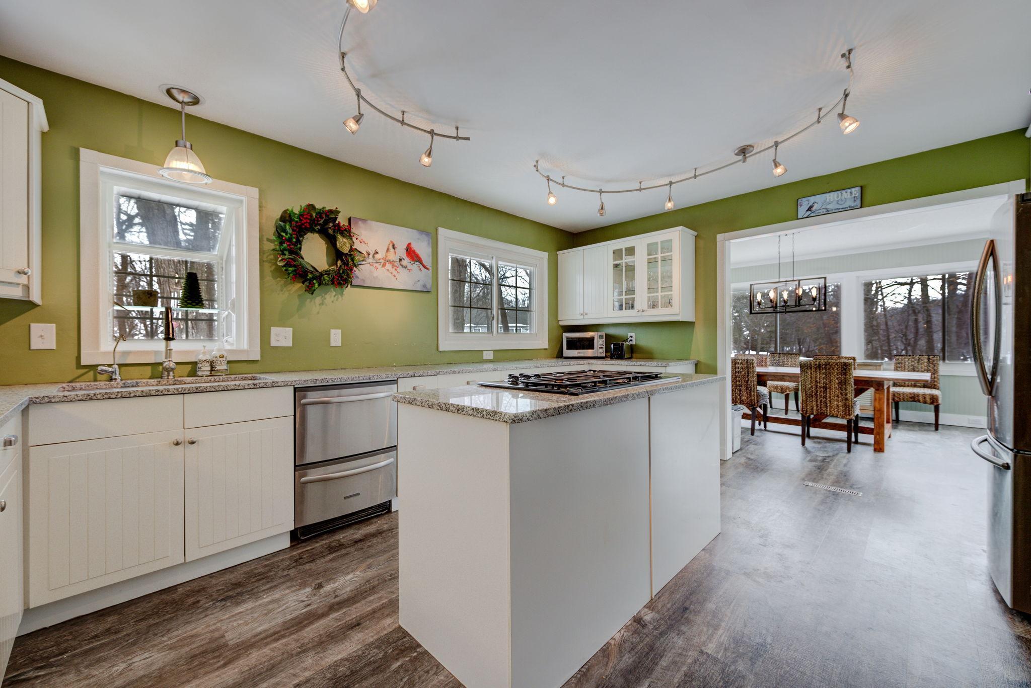 385 Stubbs Bay Road North Orono, MN 55356 - Photo 9 of 27 Gallery Image 9