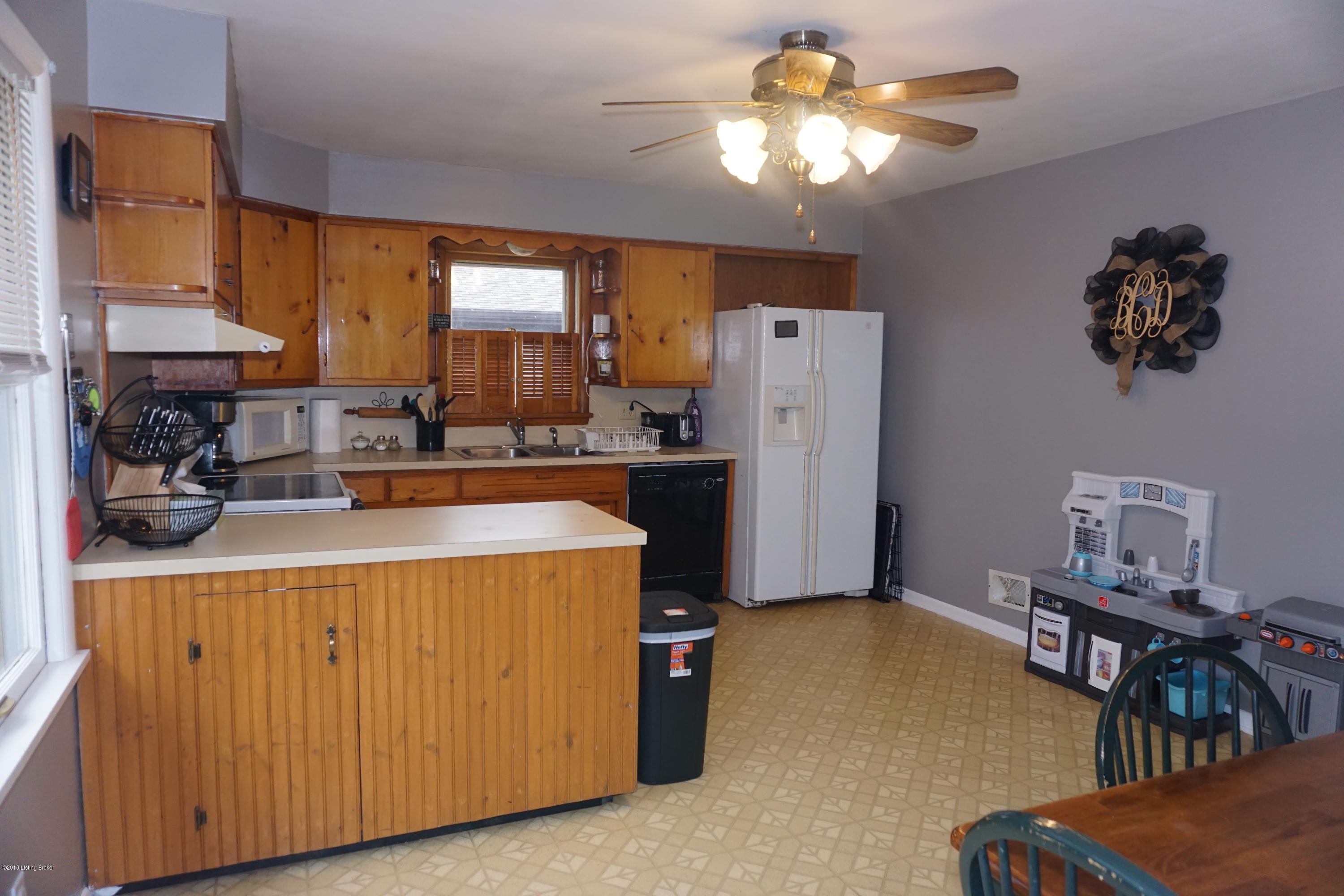 5211 Layne Road Louisville, KY 40219 - Photo 8 of 36 kitchen