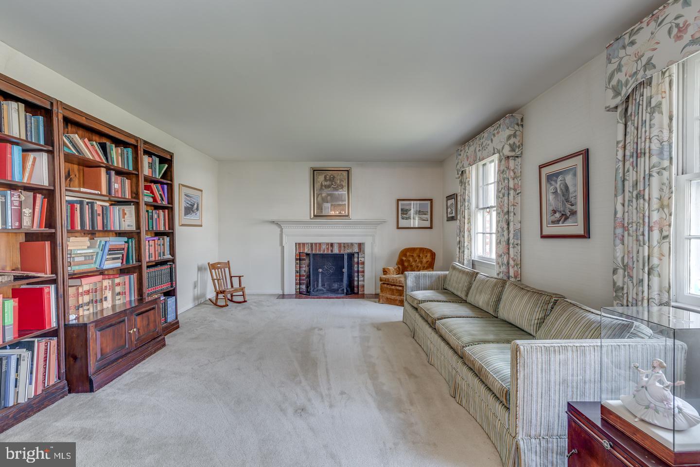 313 Covered Bridge Road Cherry Hill, NJ 08034 - Photo 4 of 26 Living Room