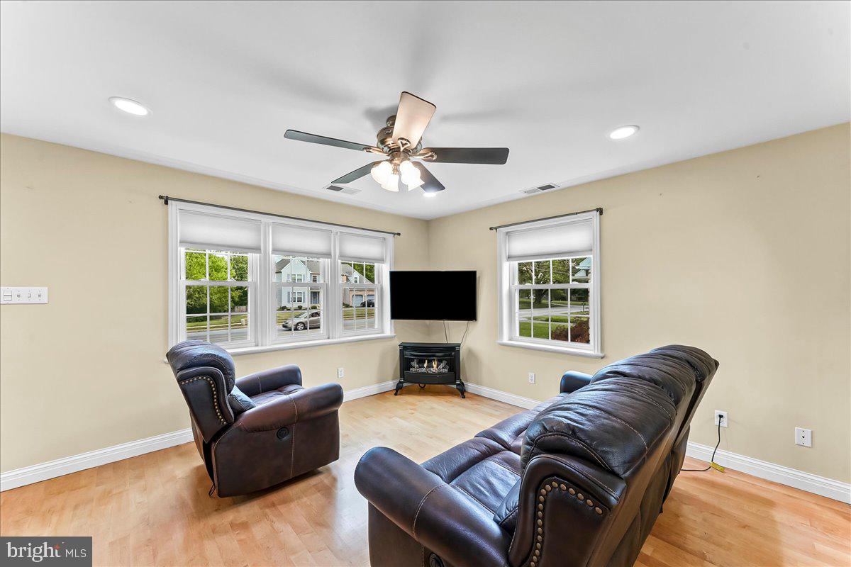 4110 Naamans Creek Road Upper Chichester, PA 19061 - Photo 13 of 39