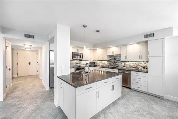 $20,000 | 4041 Gulf Shore Boulevard North, Unit 1108, Naples, FL 34103