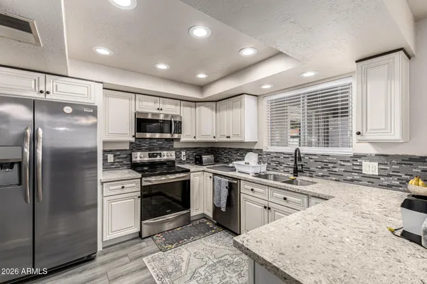 $2,400 | 2502 East Malibu Drive, Tempe, AZ 85282