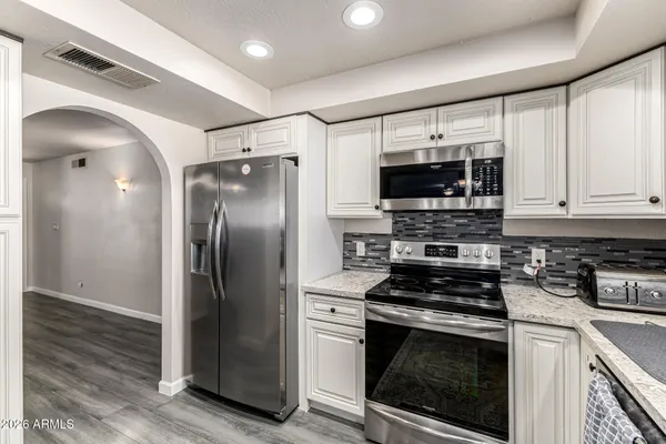 $2,400 | 2502 East Malibu Drive, Tempe, AZ 85282